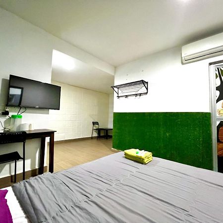 Homestay 55 Джохор Бахру Екстериор снимка