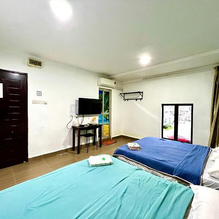 Homestay 55 Джохор Бахру Екстериор снимка